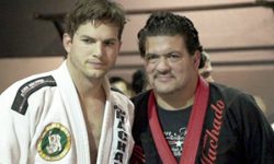 ashton-kutcher-trains-bjj-brazilian-jiu-jitsu-at-the-academy-beverly-hills-with-rigan-machado